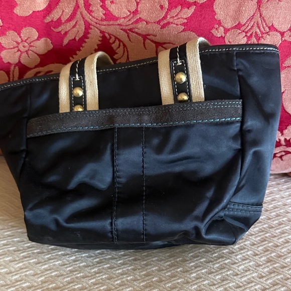 Black and Tan Women's Bag - Picture 7 of 8